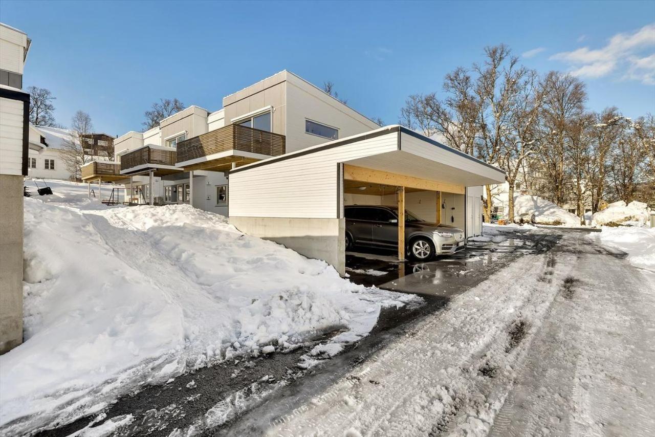 Kais Sauna, Jacuzzi, Cinema And Balcony House! Central Location Tromsø Exterior foto
